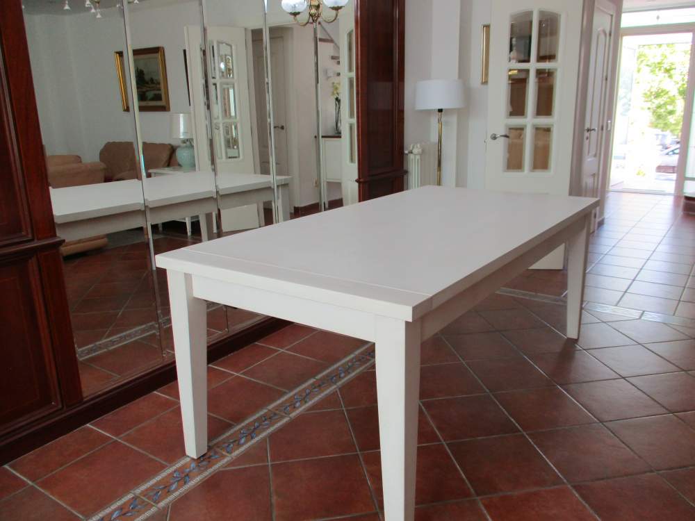 COMEDORES 126/1: MESA DE GRAN CALIDAD MACIZA CON TABLERO DE 5.5 cm GROSOR EXTENSIBLE O FIJA